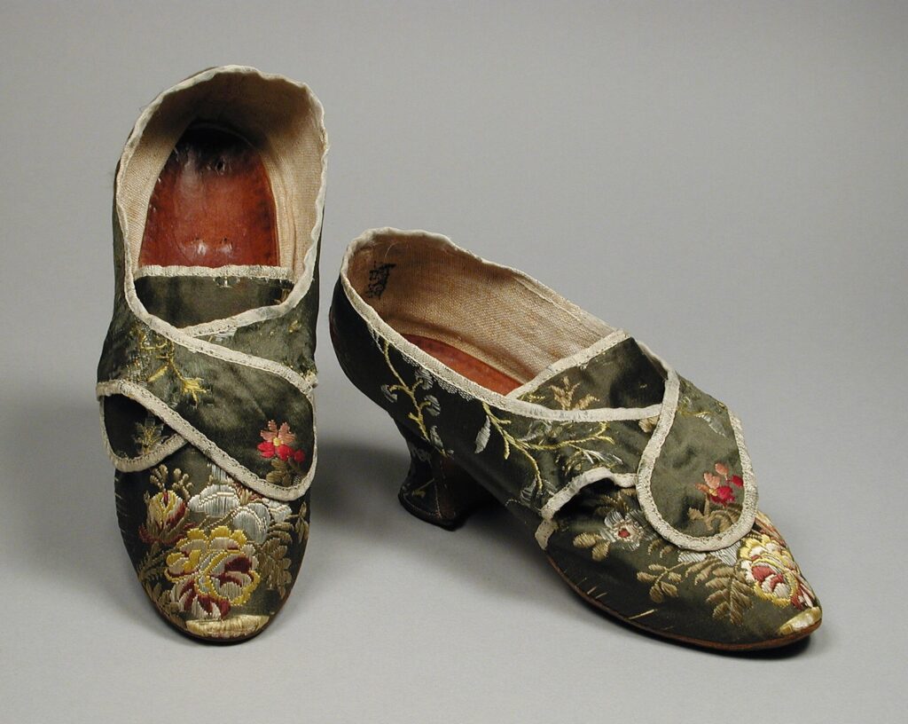 Woman's_brocaded_silk_shoes_c._1770